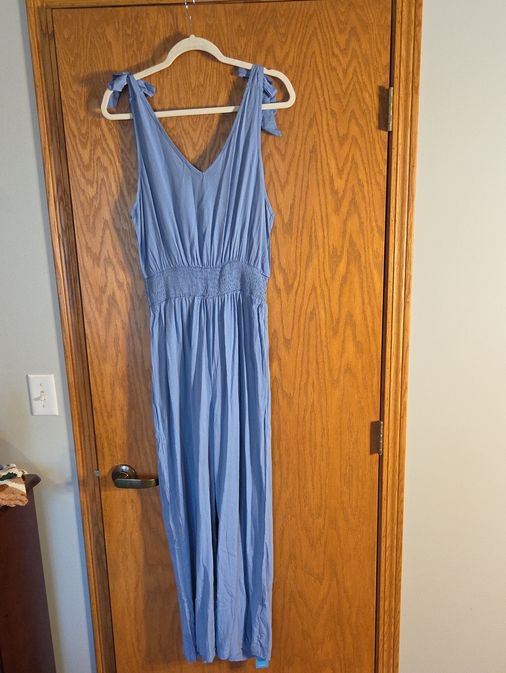 NWT Cupshe Dusty Blue V-Neck Tie-Shoulder Capri Length Jumpsuit,  Size Medium